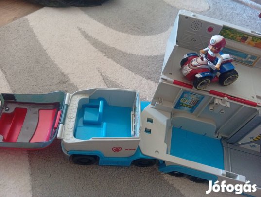 Mancs őrjárat kamion 