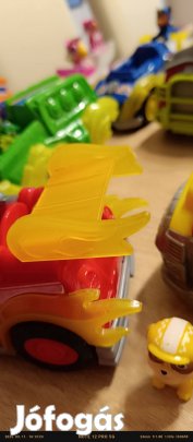 Mancsőrjárat torony  autókkal,kutyákkal