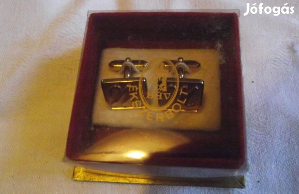 Mandzsetta M monogram dobozában retro