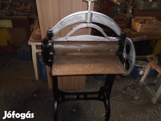 Mángorló antik 120cm magas