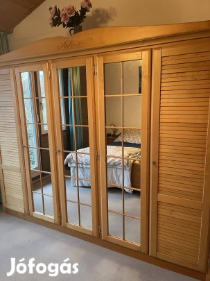 Manó bútor Müni juharfa frontos ruhás gardrób Ország foglalózva