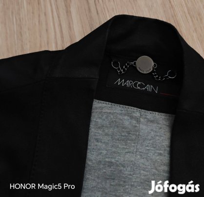 Marc Cain luxus velúrhatású női kabátka blézer