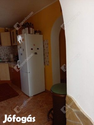 Marcali kertvárosi részén felújított családi ház eladó