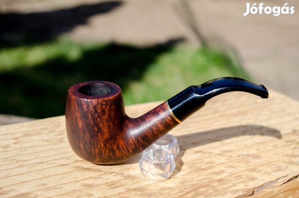 March International briar pipa