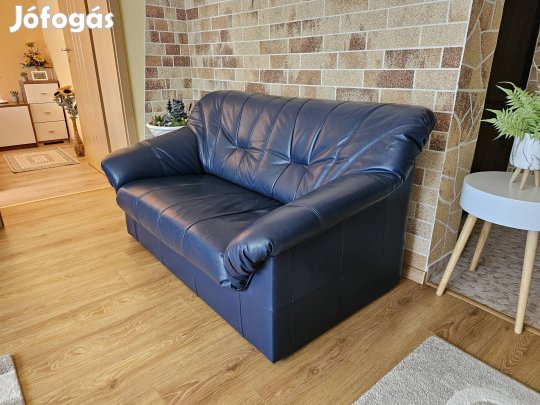 Marhabőr kanapé újszerű állapotban eladó!