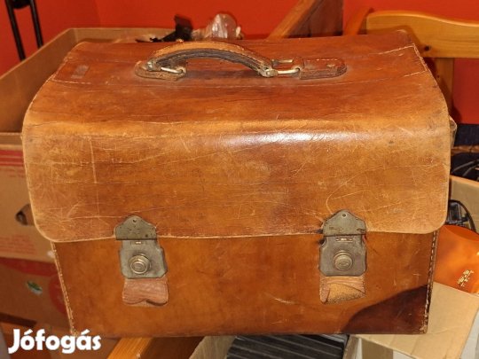 Marhabőr utazótáska a 20- as évekből , bőr ?őrönd