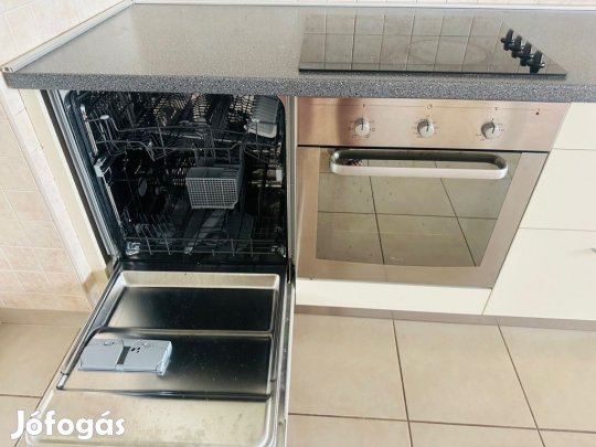 Marina-parton 2 szobás, nagy erkélyes lakás eladó