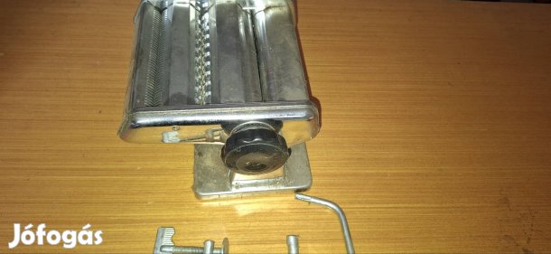 Marina retro tészta készítö 