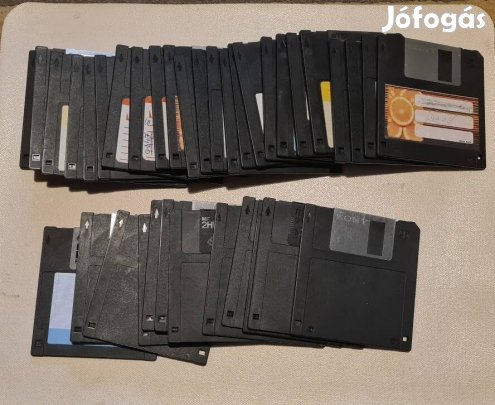 Márkás 3.5" floppy lemez eladó.