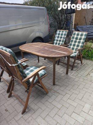 Márkás kerti garnitúra,párnával