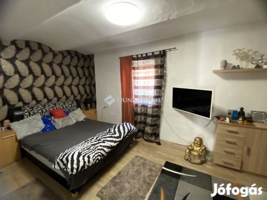 Márkói 85 nm-es ház eladó