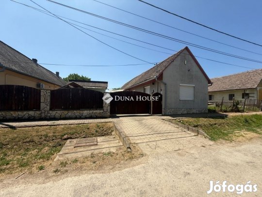 Mároki eladó 70 nm-es ház