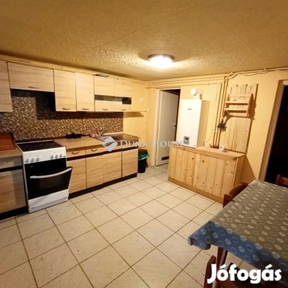 Maroslelei 65 nm-es ház eladó