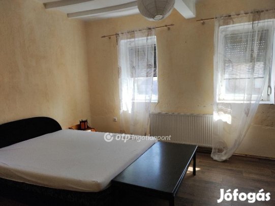 Maroslelei eladó 65 nm-es ház