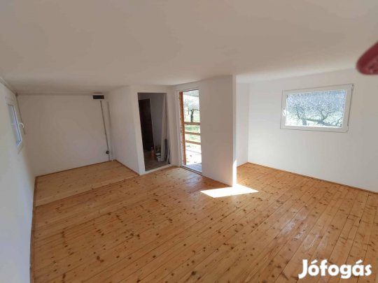 Martonvásári faház eladó