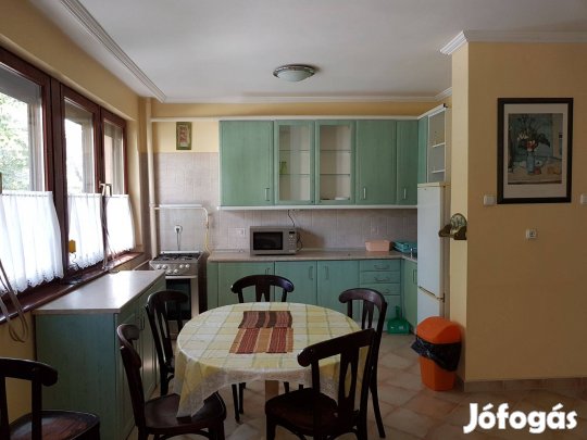 Marus utcai szép lakás eladó