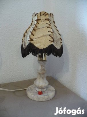 Márvány aljjal asztali lámpa