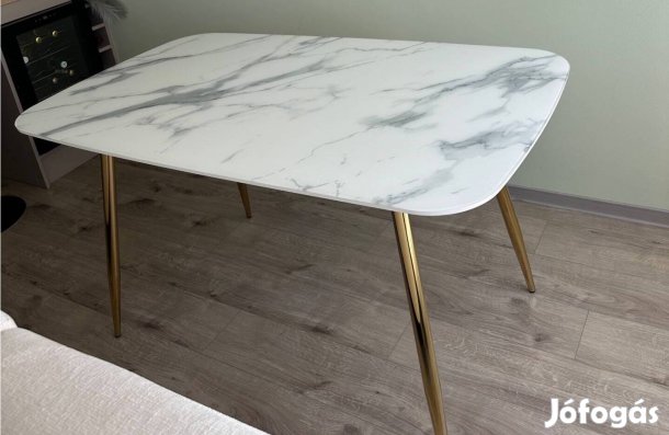 Márvány mintás étkezőasztal
