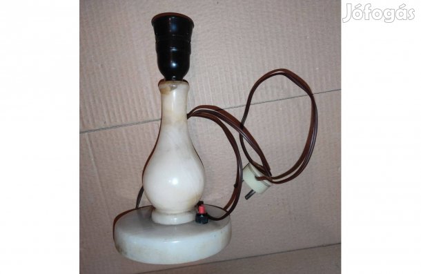 Márvány talpú régi lámpák (2 db + 1 búra)