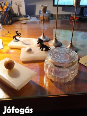 Márványtágyak, iróasztalra, dísztárgyak