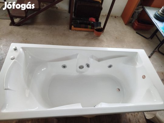 Masszázskád - sosem használt, működő szivattyúval