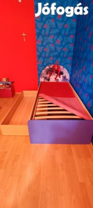 Masszív, ágyneműtartós 90x200 cm ágy eladó!