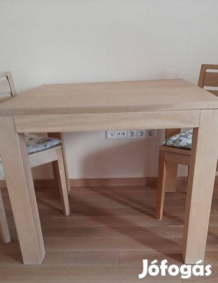 Massziv, tartós, fából készült asztal és 6db. szintén fa székkel eladó