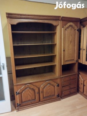 Masszív, vitrines szekrénysor - sok tárolóval