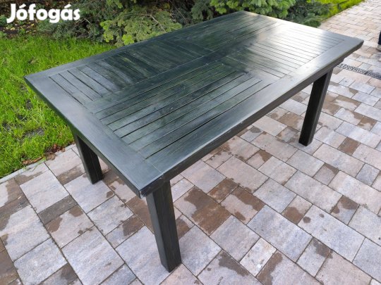 Massziv fenyő asztal