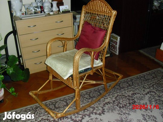 Masszív fonott hintaszék, soha nem használt, olcsón eladó Debrecenben