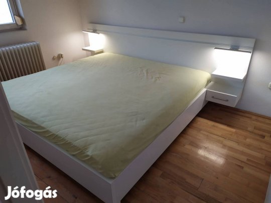 Masszív franciaágy