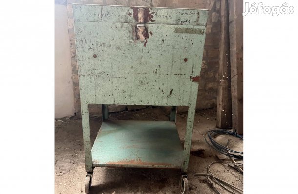 Masszív ipari szerszámos láda / Gurulós műhelykocsi eladó, loft design