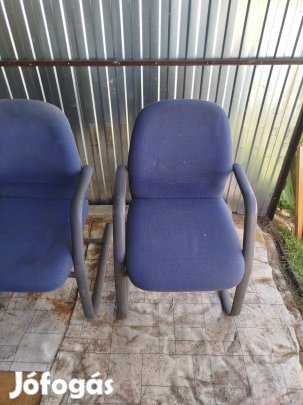 Masszív irodai bútor szék .