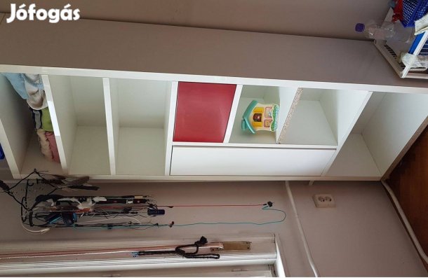 Masszív polcos magas fehér szekrény 207 cm x 68 cm x 35 cm