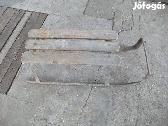 Masszív vasszánkó eladó