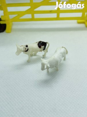 Matchbox Cow Figure, (2 db)
