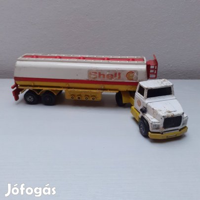 Matchbox Superkings K16/18-Ford LTS Shell Tanker (1973)