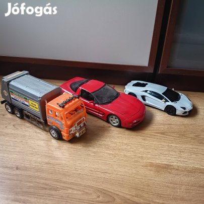 Matchbox kisautó -Chevrolet Burago és játék autók