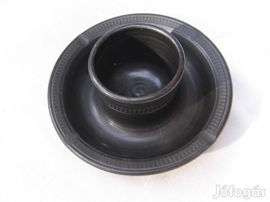 Matt fekete cigarettatartó / hamutartó