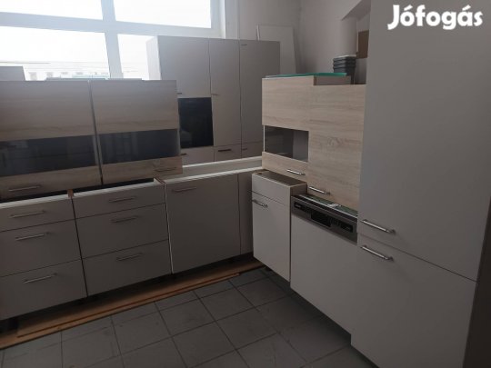 Matt szürke Nobilia konyhabútor gépekkel!
