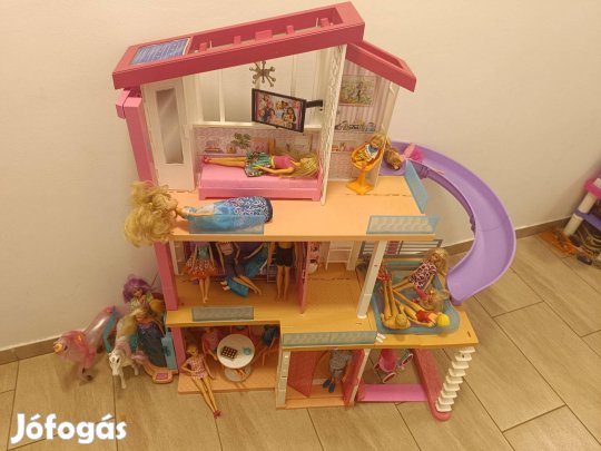 Mattel Barbie óriás interaktív álomvilla bútorokkal