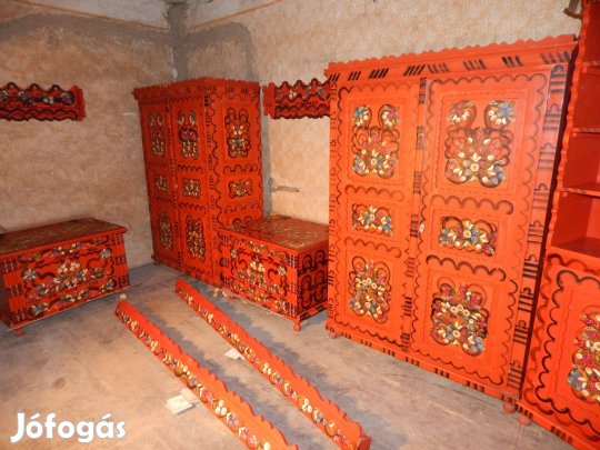 Matyó bútorcsalád eladó kitűnő állapotban Tarhoson