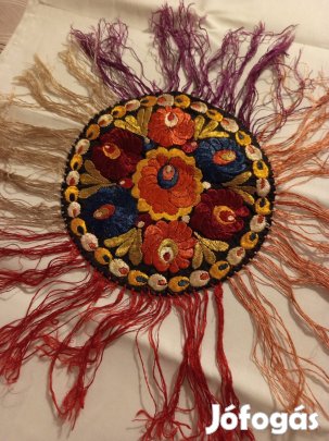 Matyó kisterítő eladó 