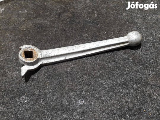 Mávag Honvéd motorfecskendő vízcsap nyitó kar