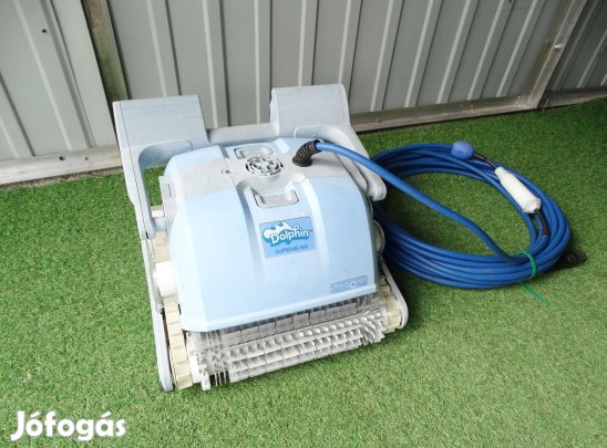 Maytronics Dolphin Supreme M4 medence porszívó robot tisztító takarító