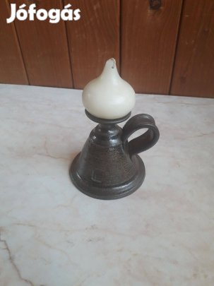 Mázas, fekete kerámia gyertyatartó gyertyával