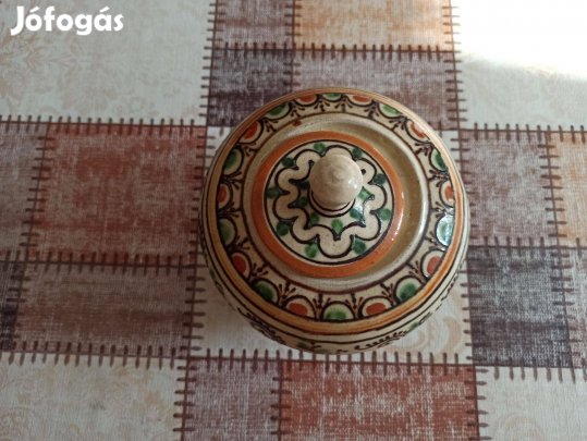 Mázas, színes agyagporcelán