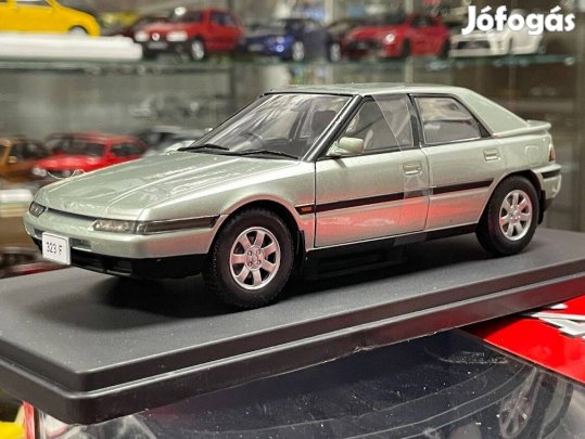 Mazda 323F 1989 1:24 1/24 Whitebox WB124259