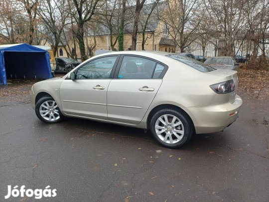 Mazda 3 1.6 CE.