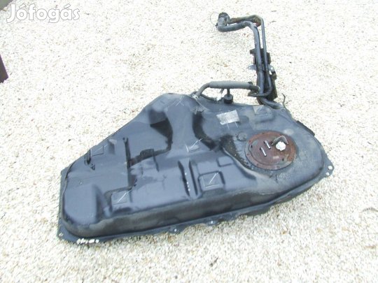 Mazda 3 BM dizel gázolaj tank 2014 től